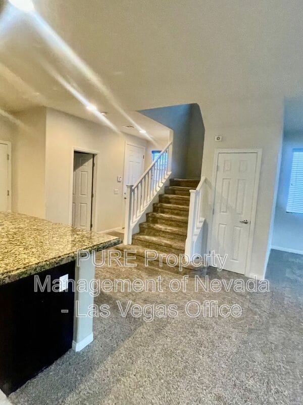 Building Photo - 117 Castle Course Ave