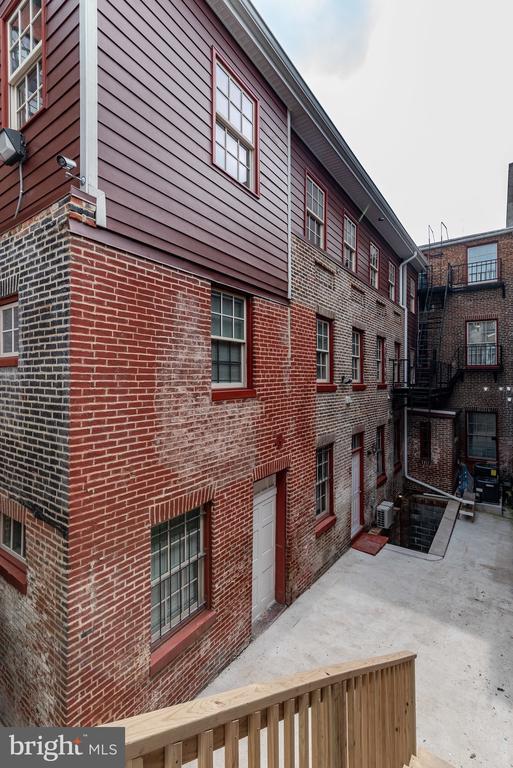Building Photo - 108 W Saratoga St