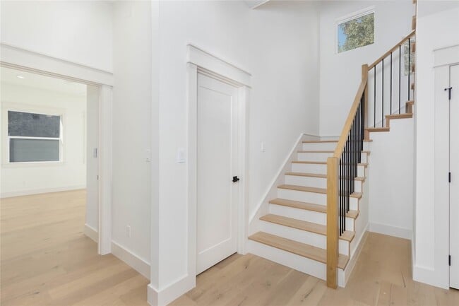 Building Photo - 3964 Hogan Dr