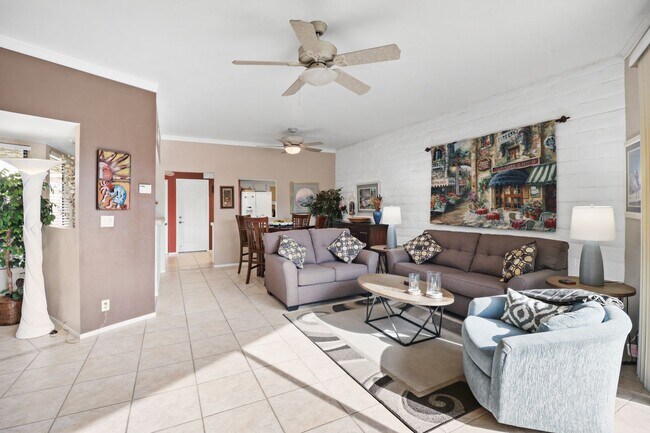 Building Photo - Charming Cathedral City Condo with Territorial Views