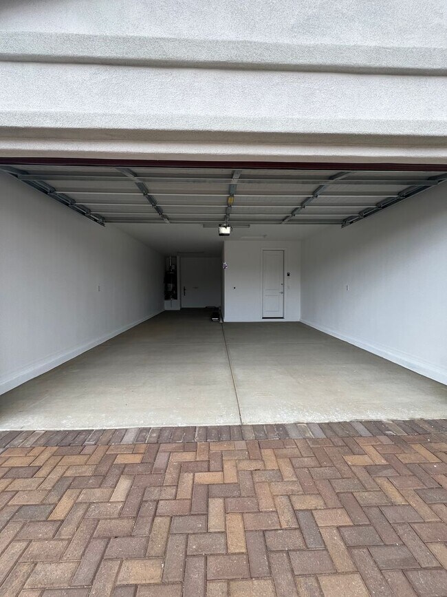 Building Photo - Brand New Home In Pronghorn Ranch!