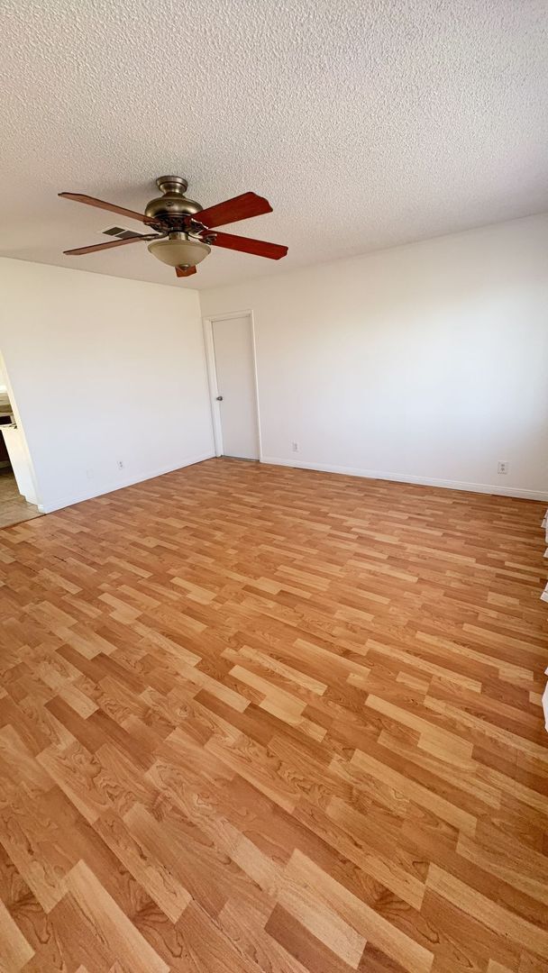 Building Photo - 3 BEDROOM APPLE VALLEY HOME