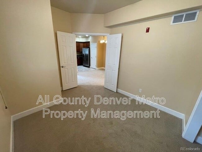 Building Photo - 5014 Everett St