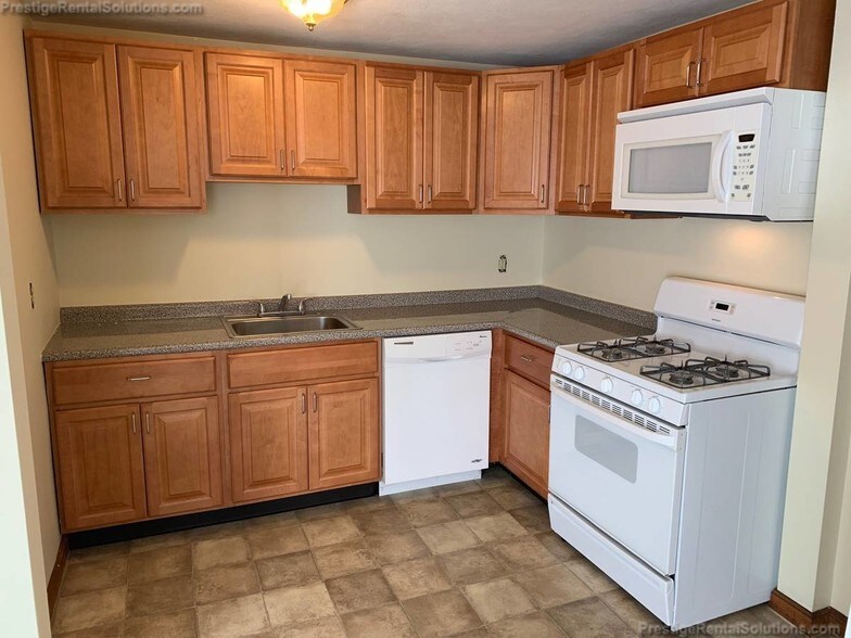 Building Photo - 96 Nichols Ave