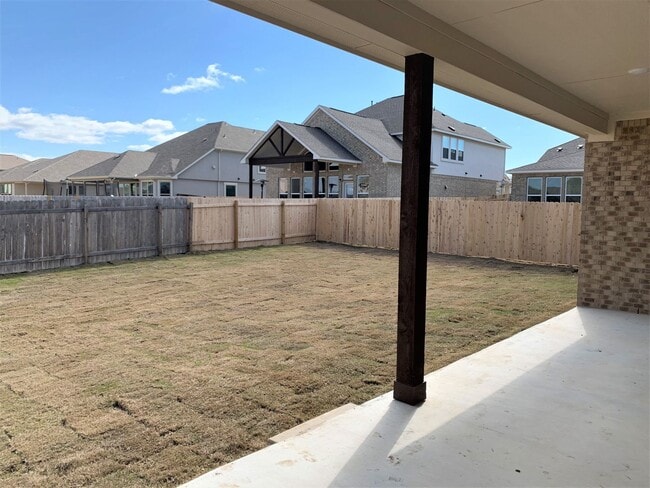 Building Photo - Large Single Level 4-bedroom in Oak Creek ...