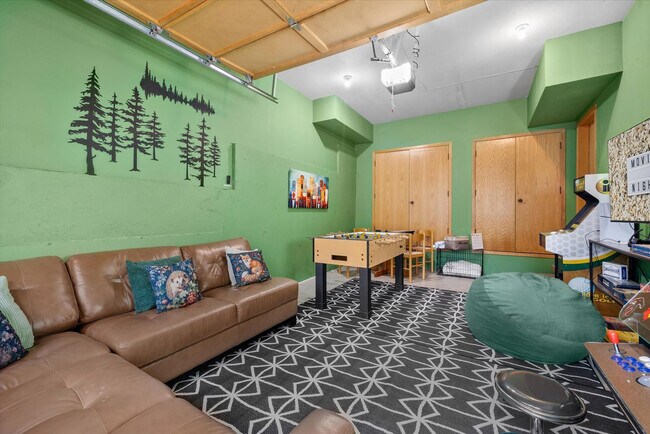 Building Photo - 70335 Sword Fern