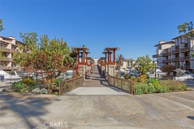 Building Photo - 7235 Marina Pacifica Dr S