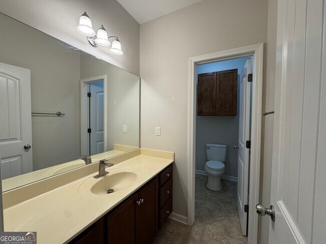 Building Photo - 632 Creek Pointe Drive