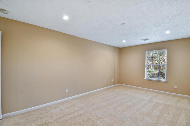 Building Photo - 8019 Spring Bluebonnet Dr