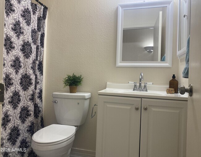 Building Photo - 8563 W Mission Ln