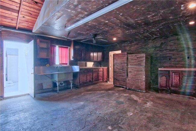 Building Photo - 431 E Janice St