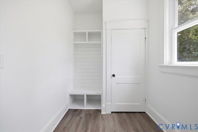 Building Photo - 1802 Varina Ave
