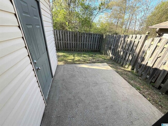 Building Photo - 2 bed, 2 bath townhome in Calera
