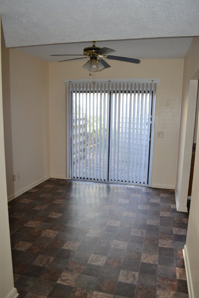 Building Photo - Home For Rent