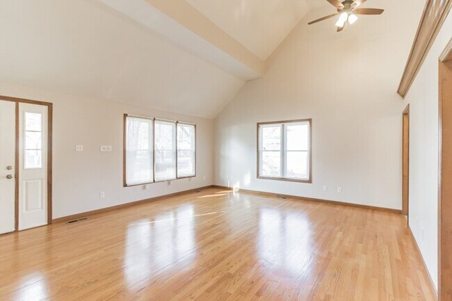 Building Photo - 2310 N 5th St