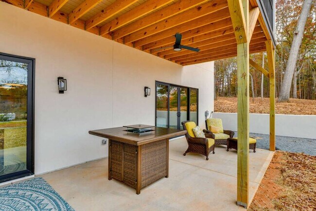 Building Photo - 309 Bridgewater Ln