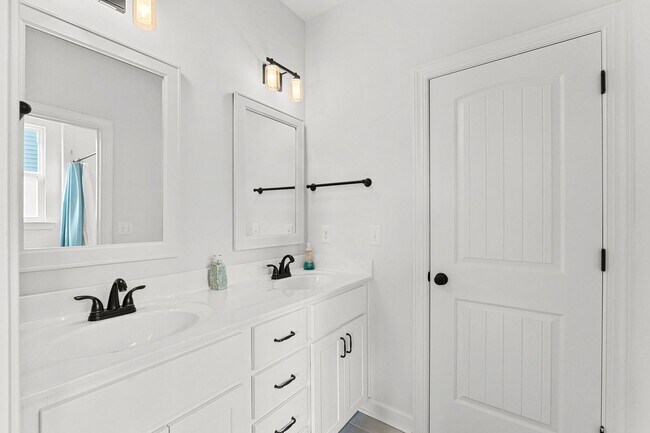 Building Photo - 263 Dublin Lp