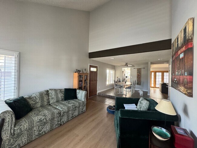 Building Photo - Beautiful 3-Bedroom + Loft Home in Desirab...