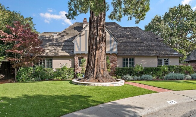 Building Photo - Exquisite English Tudor Estate on Private Cul-de-Sac | Guest House, Pool & Expansive Grounds