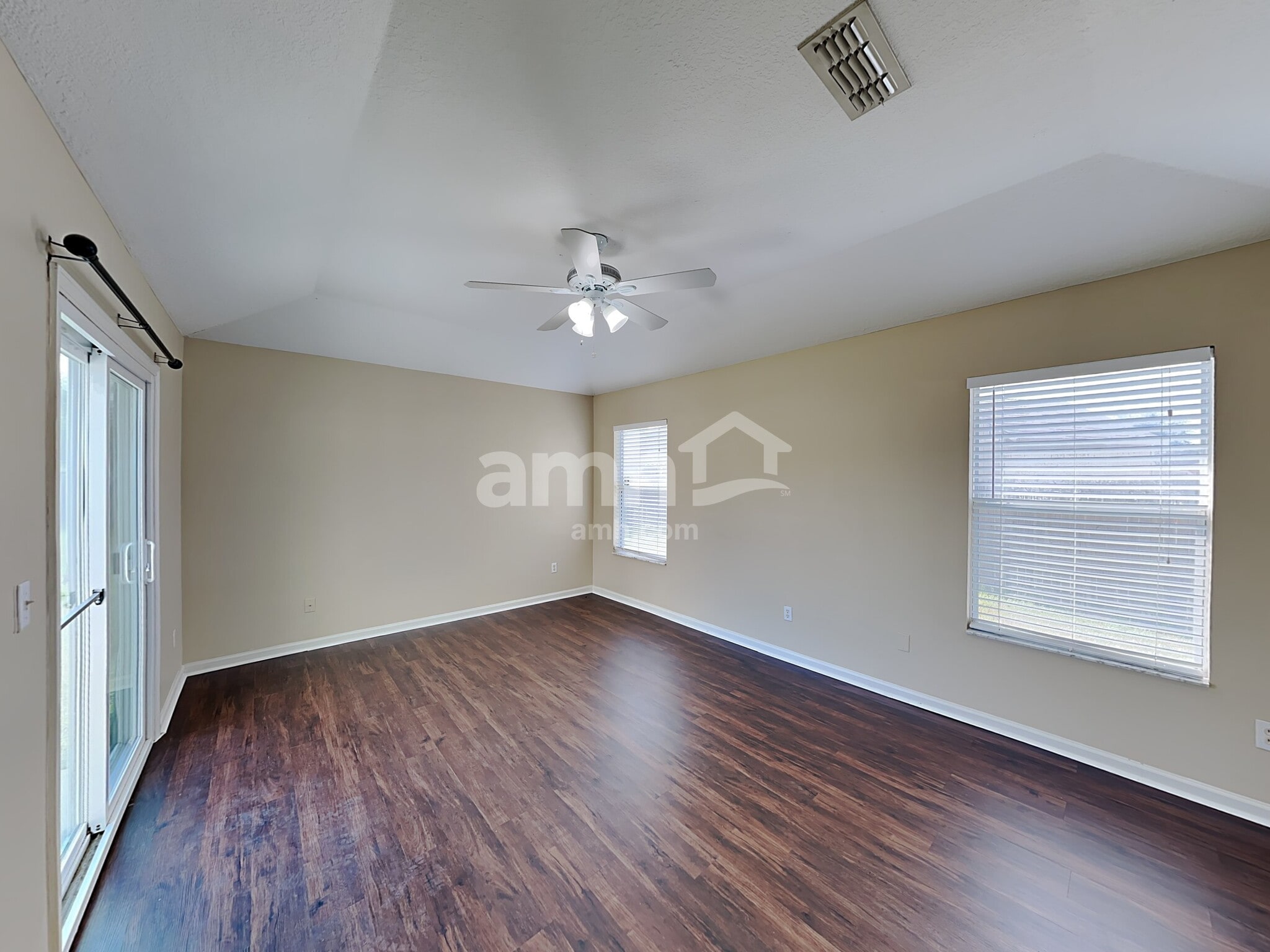 Building Photo - 3206 Chantilly Ct