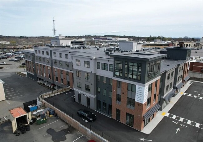 Building Photo - 918 Providence Hwy