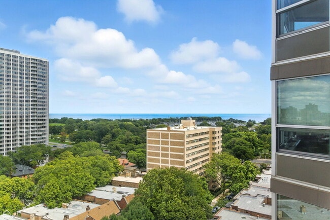 Building Photo - 720 W Gordon Terrace