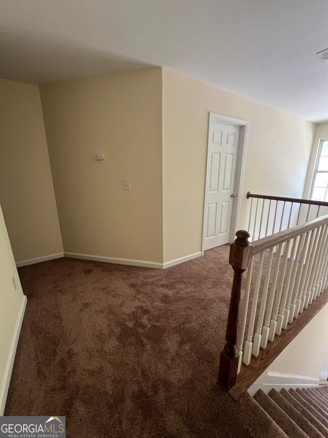 Building Photo - 5080 Lower Elm St