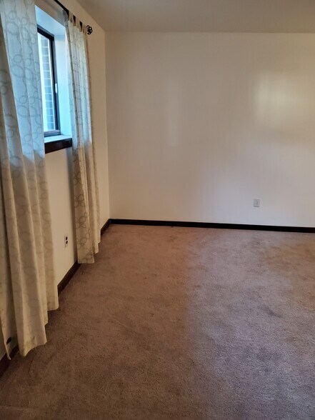 Primary Photo - 71 Aiken St