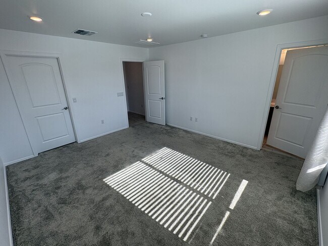 Building Photo - Beautiful Eastside Tucson  rental