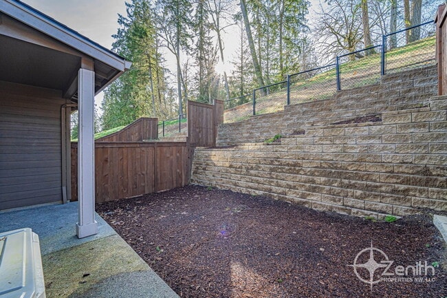 Building Photo - 4261 S Cloverhill Wy
