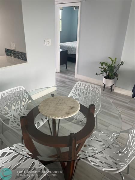 Building Photo - 111 Royal Pk Dr