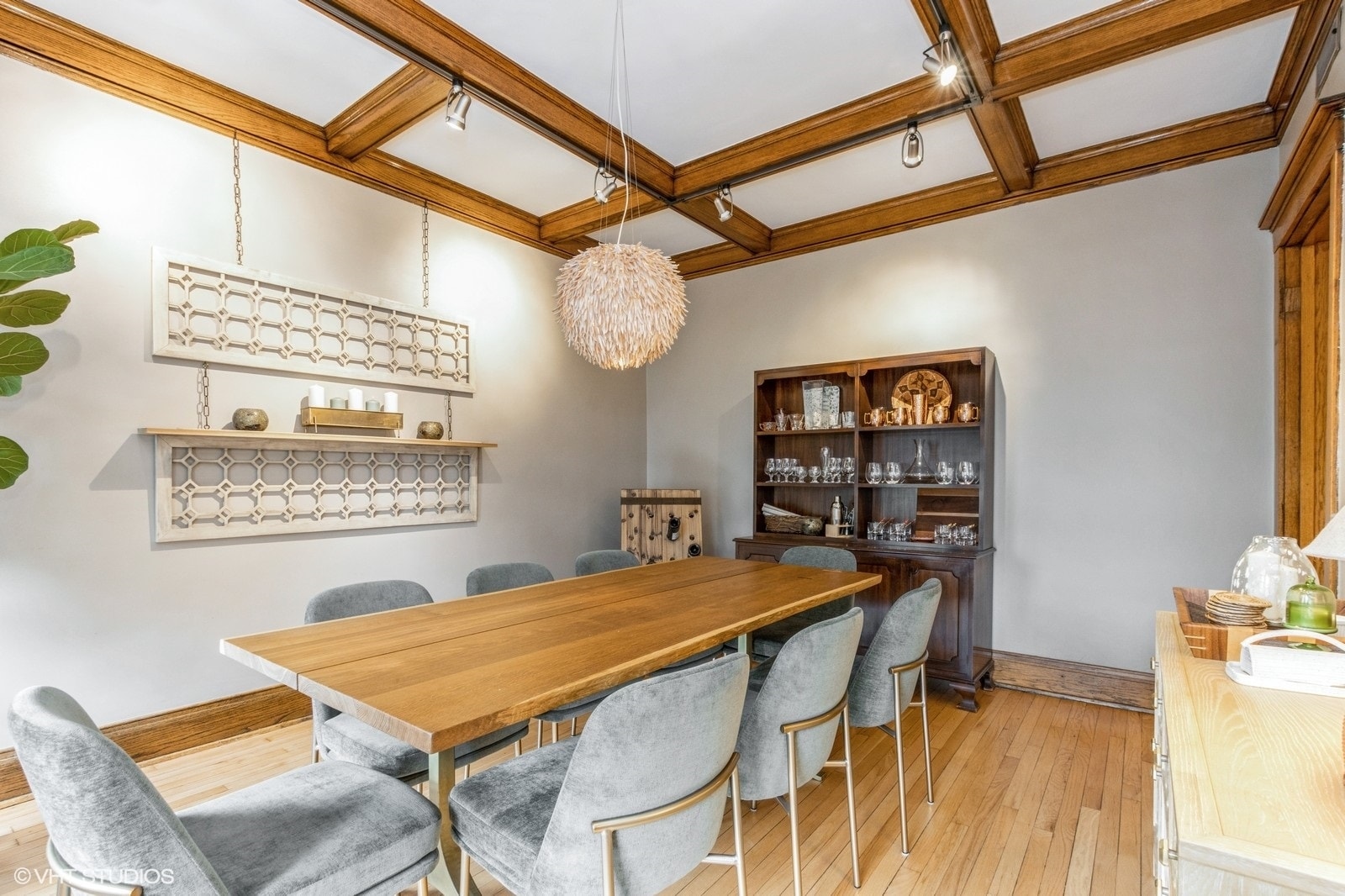Brompton Apts - Dining Room - 725 W Brompton Ave