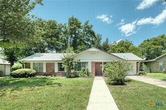Building Photo - 6218 Brookside Dr