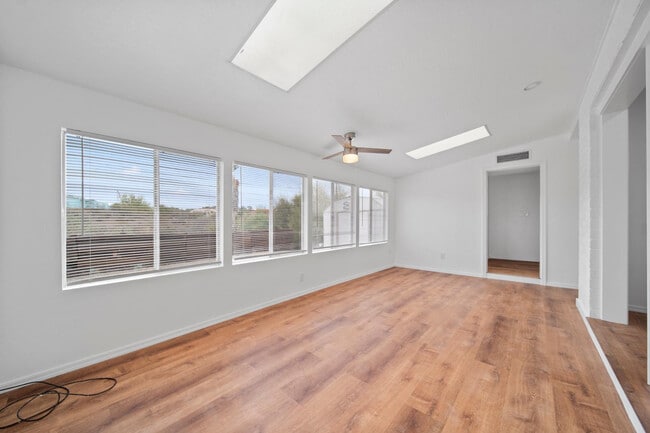 Building Photo - 570 S Yaqui Dr