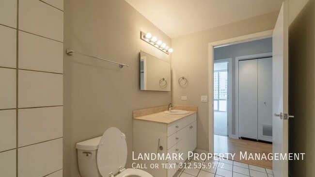 Building Photo - 8 E Randolph St