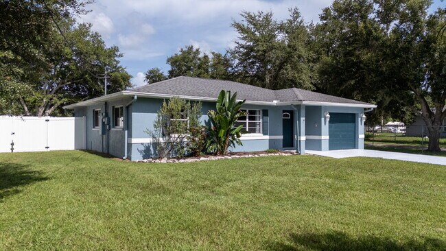 Building Photo - 3 Bed | 2 Bath | 1,200 Sq Ft Single-Family Home  RENT NOW WITH ZERO DEPOSIT on a 12-month lease!