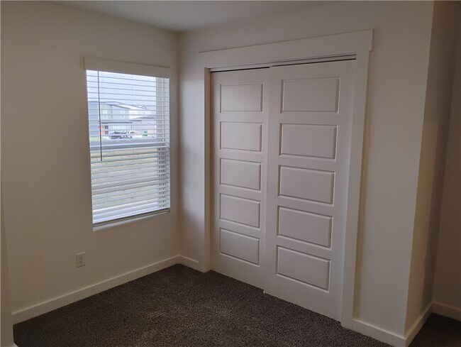 Building Photo - 840 Ventnor Ave