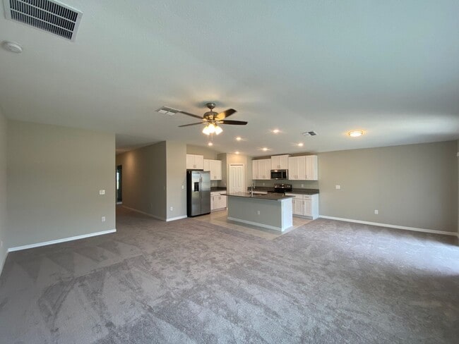 Building Photo - Freedom Crossing Preserve 4/2/2 **WON'T LAST**