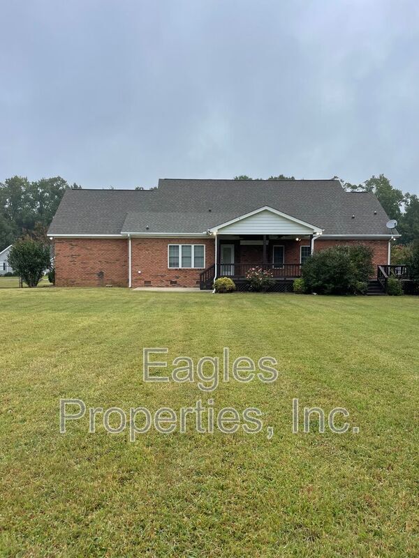 Building Photo - 608 Adler Ln