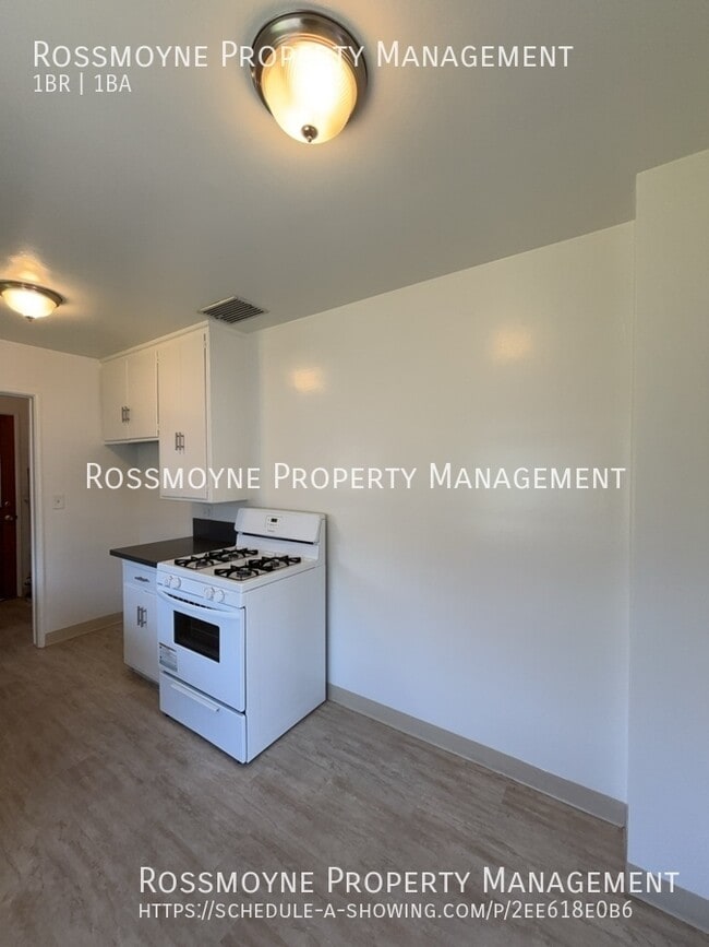 Building Photo - 2425 Florencita-