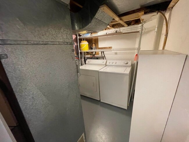 Building Photo - 40 Circle Point Rd