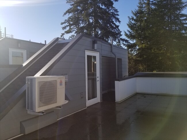 Building Photo - 136 107th Ave SE