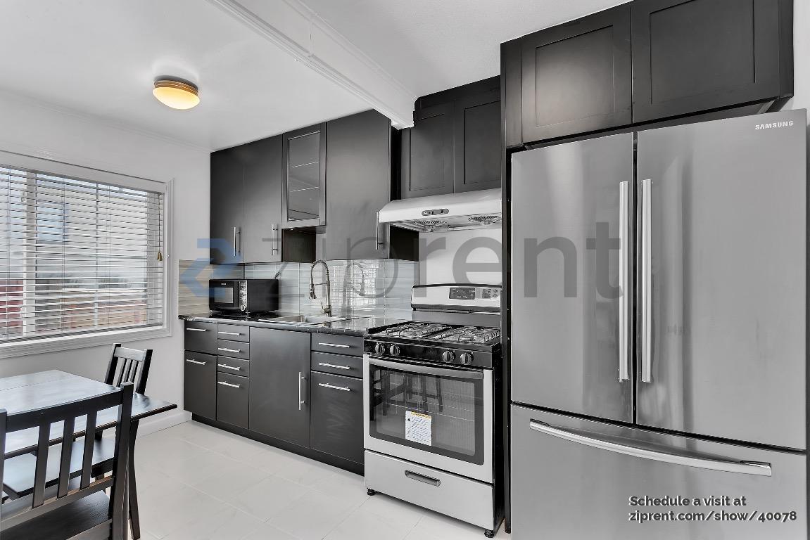 Building Photo - 1387 Goettingen St