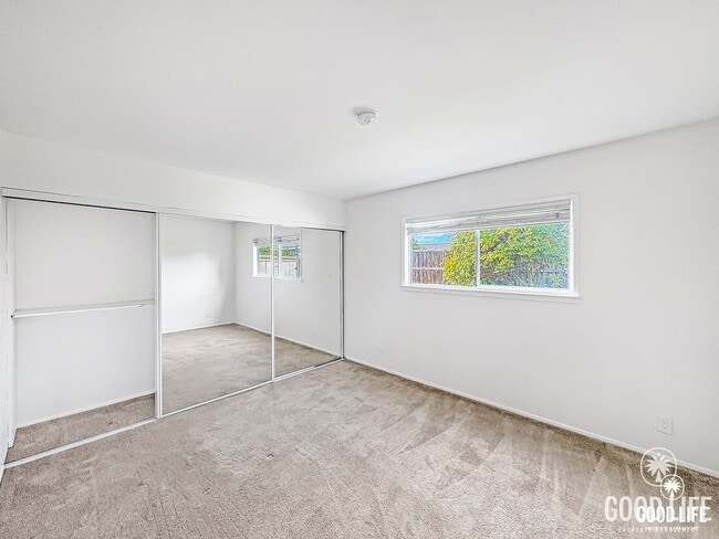 Building Photo - Nice 4B/2BA w/ Attached Garage & Fenced Yard