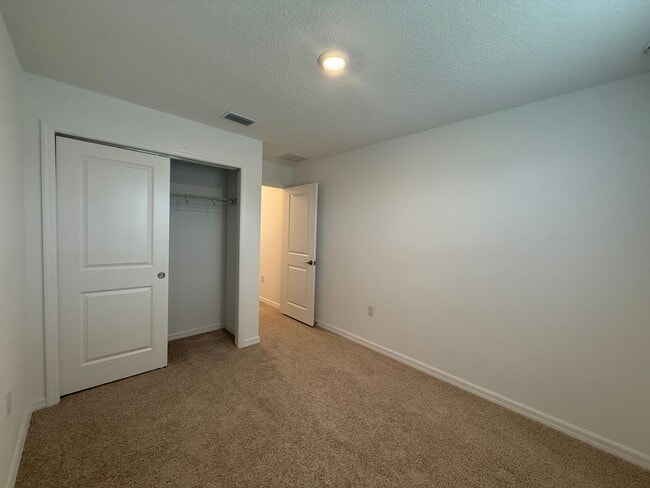 Building Photo - Palmero Community ~ 3 bed/ 2.5 bath Townhouse