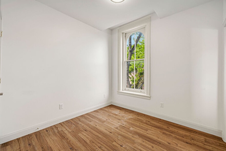 Unit 1 Bedroom - 319 Connecticut St