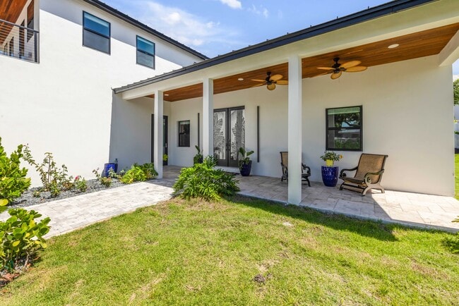 Building Photo - 1707 N Peninsula Ave