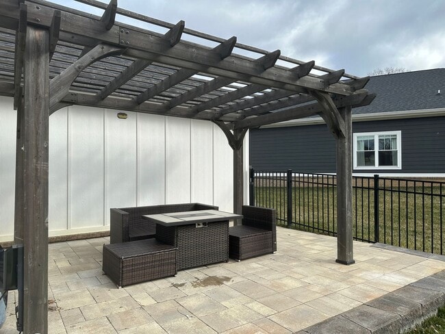 Building Photo - 3 Bedroom / 2 Bath  Johnson City TN