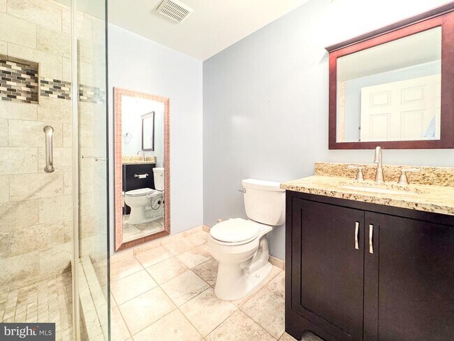 Building Photo - 11742 Valley Ridge Cir