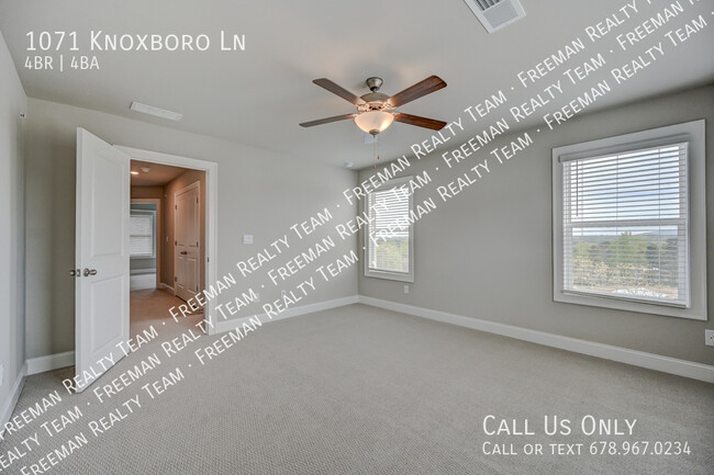Building Photo - 1071 Knoxboro Ln